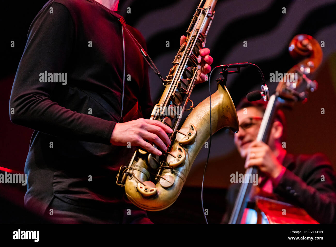 DONNY McCASLIN toca el saxofón para la celebración de Michael Brecker en el escenario principal en el 61º Festival de Jazz de Monterey - Monterey, California Foto de stock