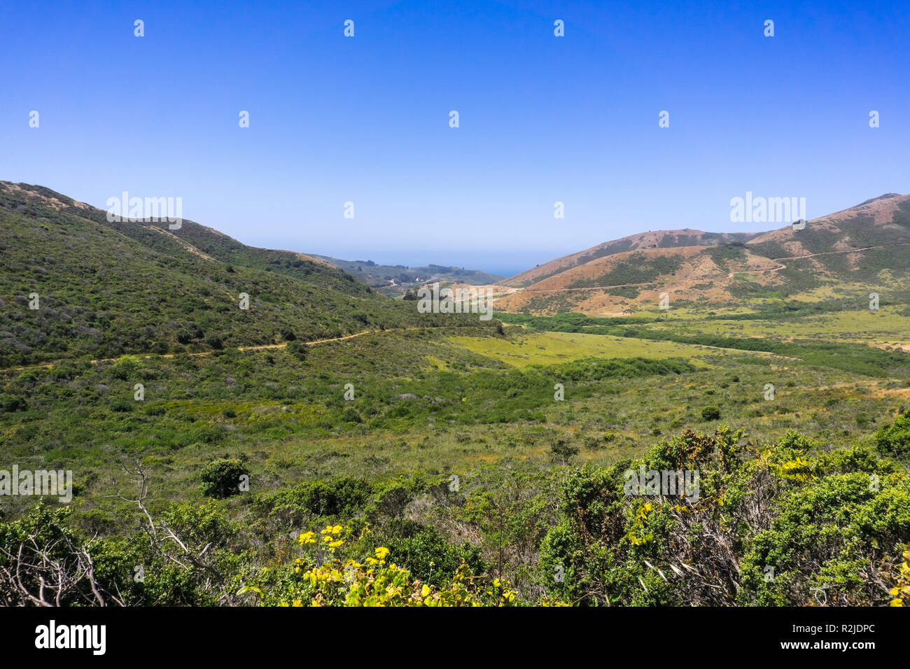Hermosa vista del valle de Rodeo en Marin, en el norte de la zona de la bahía de San Francisco, California Foto de stock