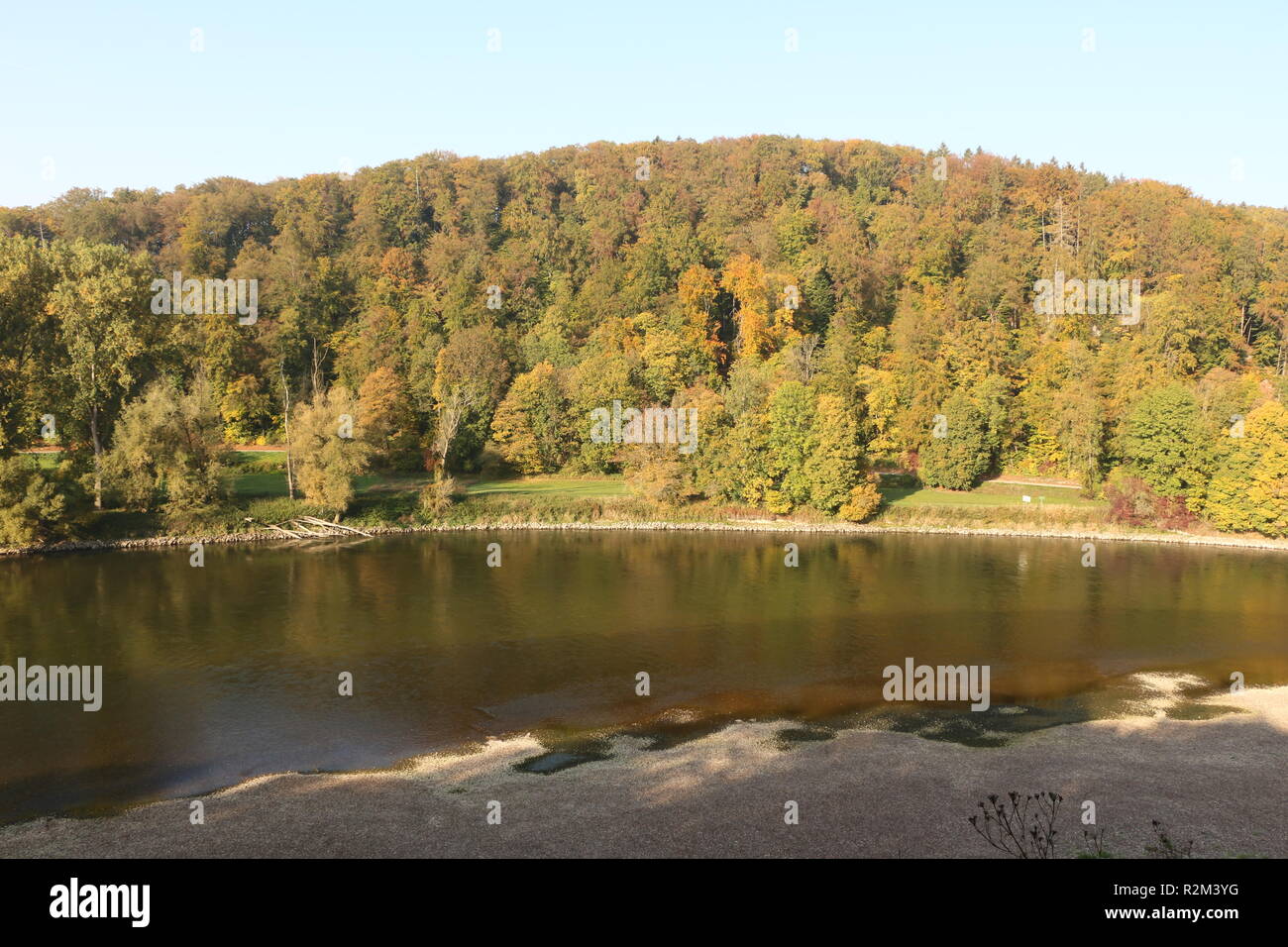 Blick auf die Donau bei Kloster Weltenburg en Kelheim Foto de stock