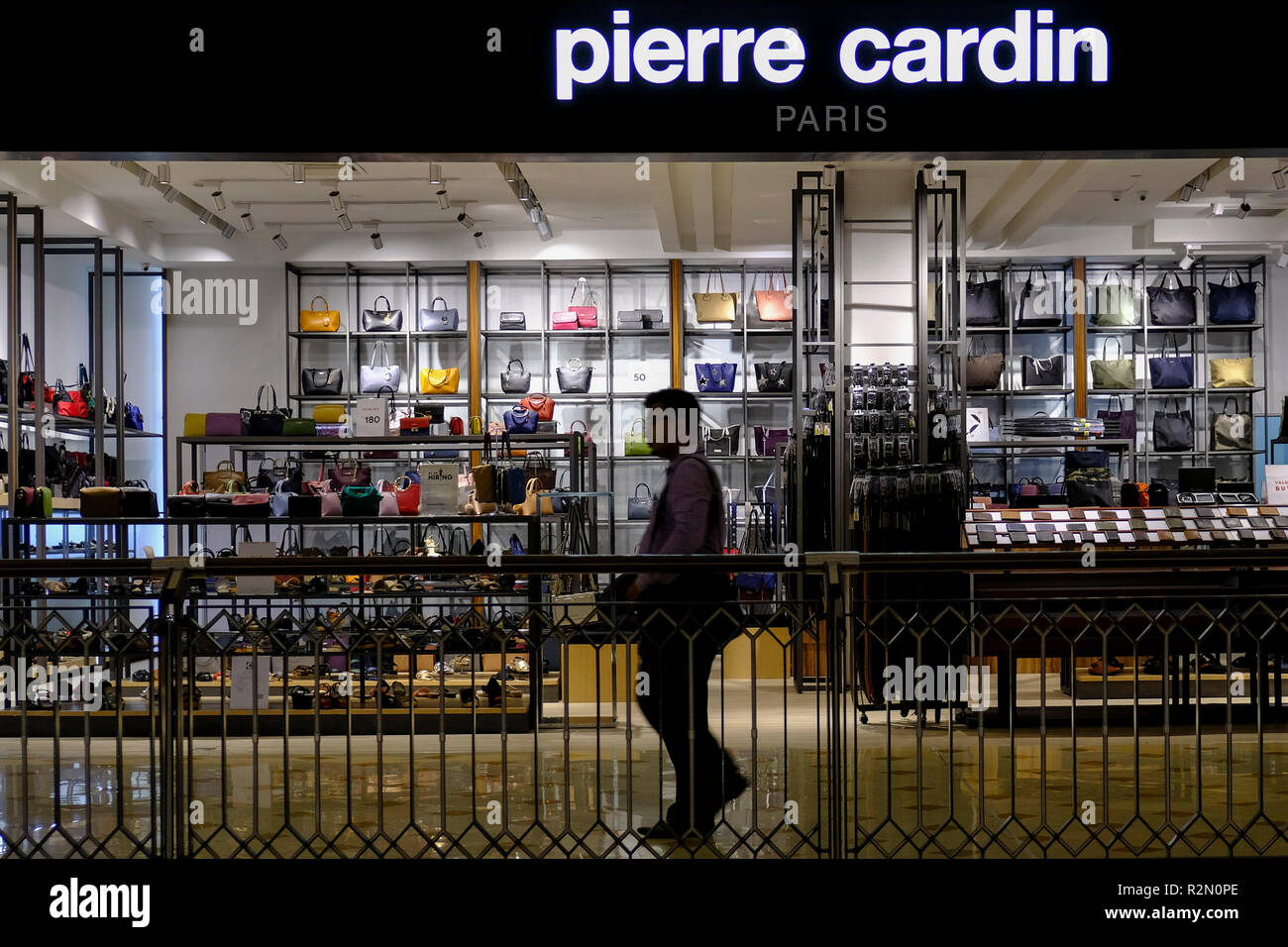 Tiendas pierre discount cardin españa