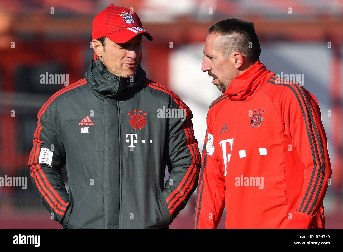castillo Decisión Alcanzar Munich, Alemania. 20 de noviembre, 2018. Niko Kovac (entrenador FC Bayern  Munich) con Franck Ribery (Bayern Munich), el entrenamiento de fútbol FC  Bayern Munich 1. Bundesliga, la temporada 2018/2019, en 20/09/2018 en
