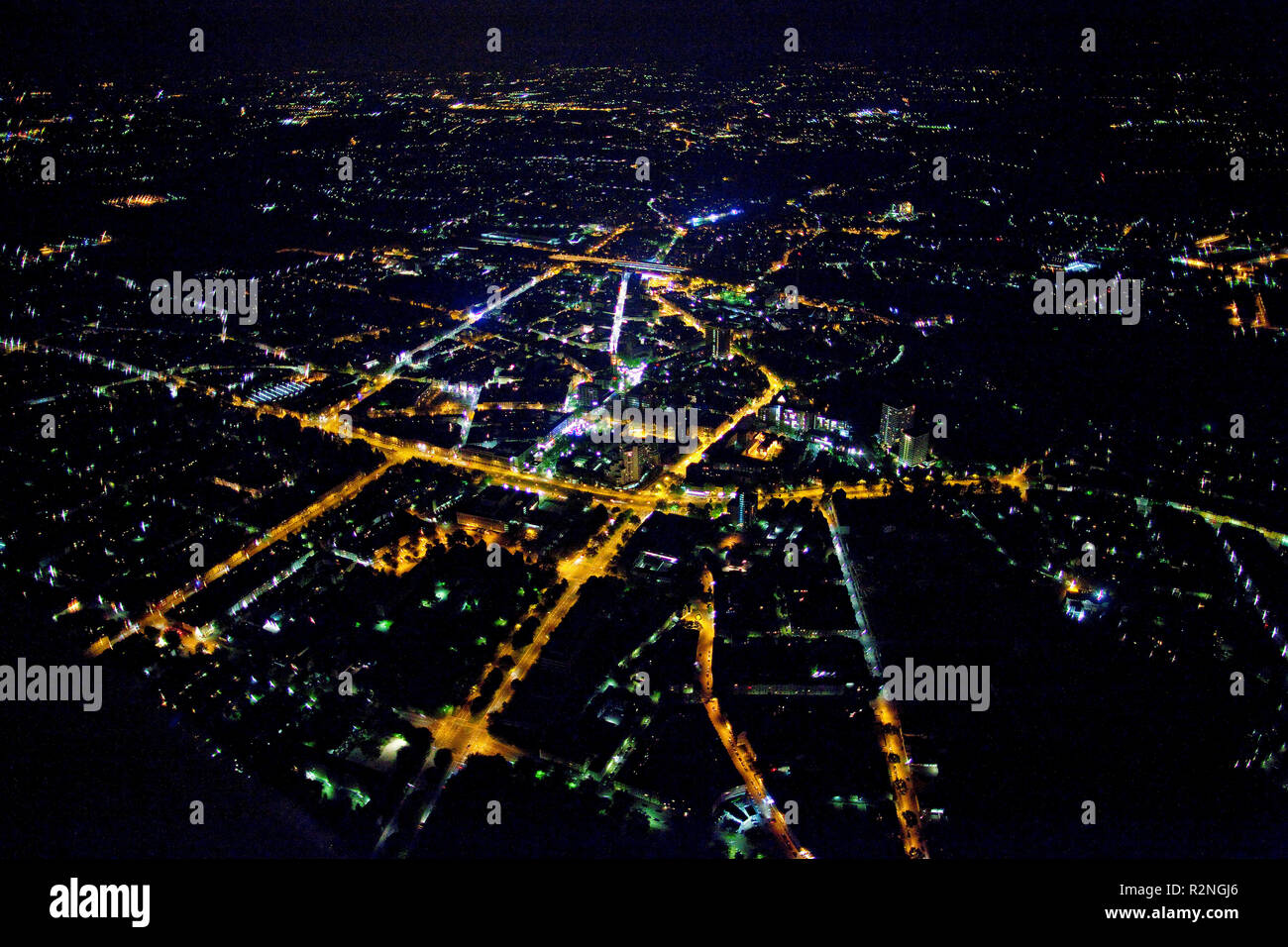 Vista aérea, Escena nocturna, Gelsenkirchen, área de Ruhr, Renania del Norte-Westfalia, Alemania, Europa Foto de stock