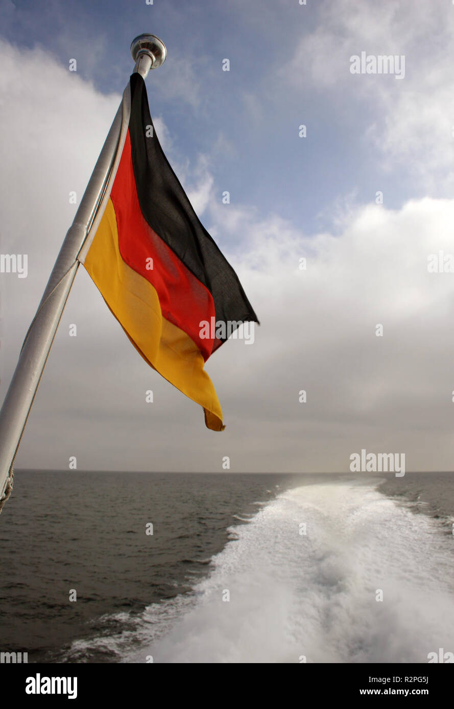 En el barco de bandera alemana Foto de stock