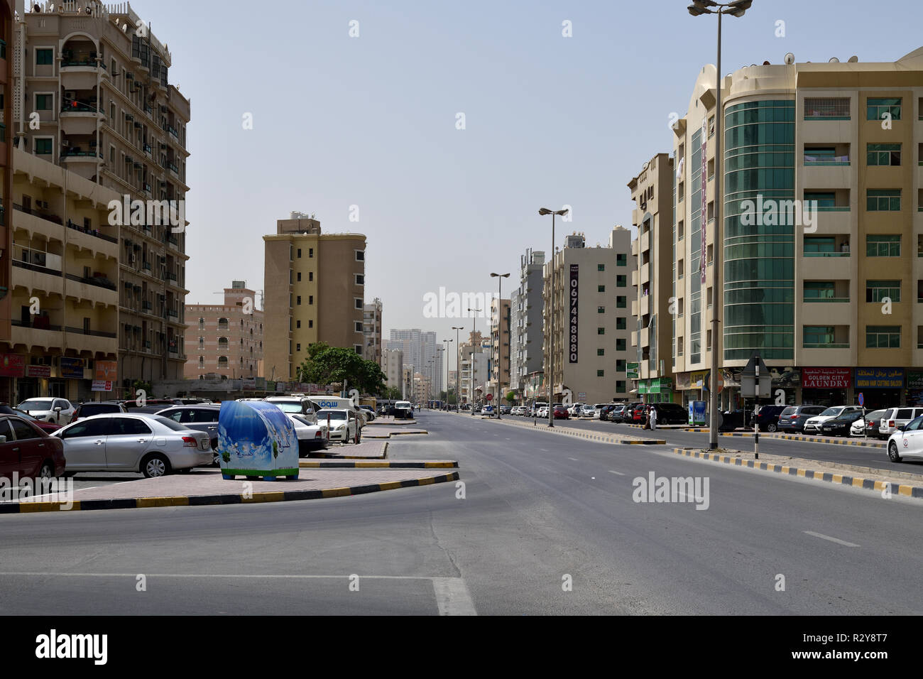 Ajman, Emiratos Árabes Unidos - El 6 de abril. 2018. Parte central de la ciudad Foto de stock