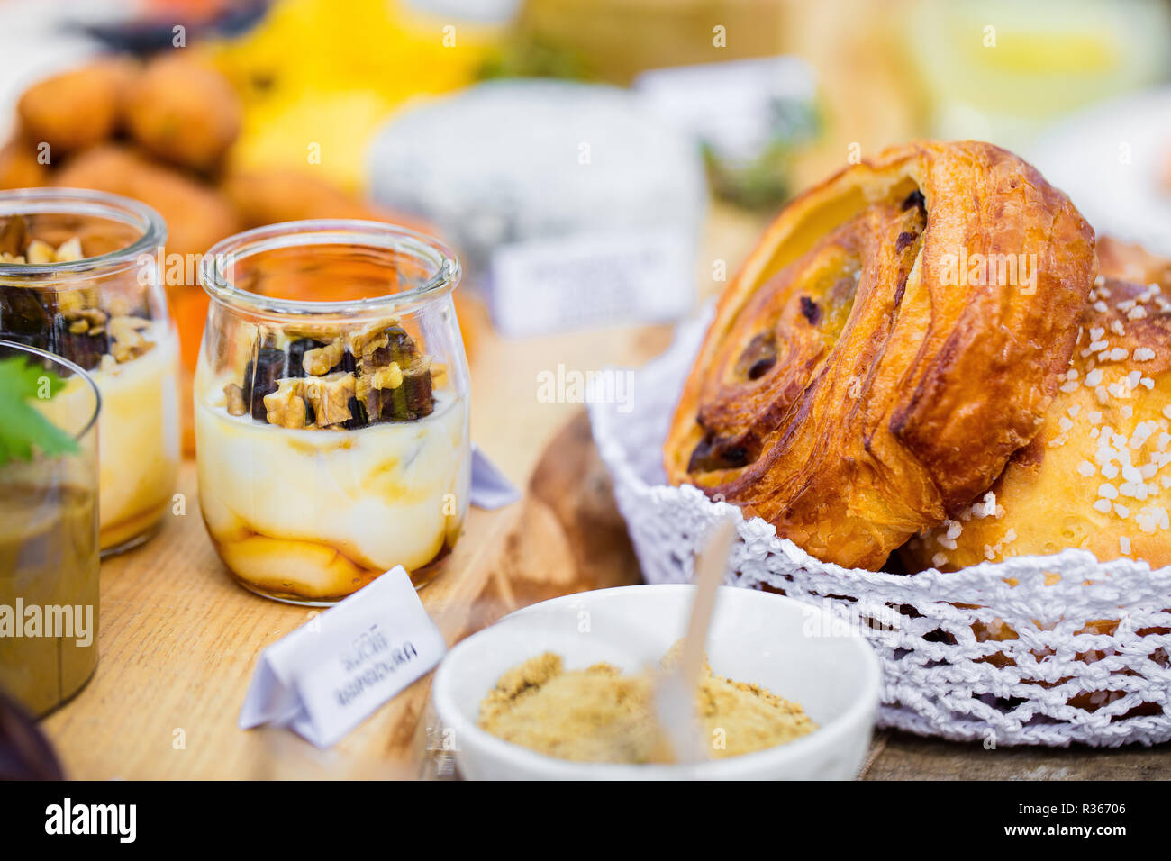 Brunch buffet fotografías e imágenes de alta resolución - Alamy