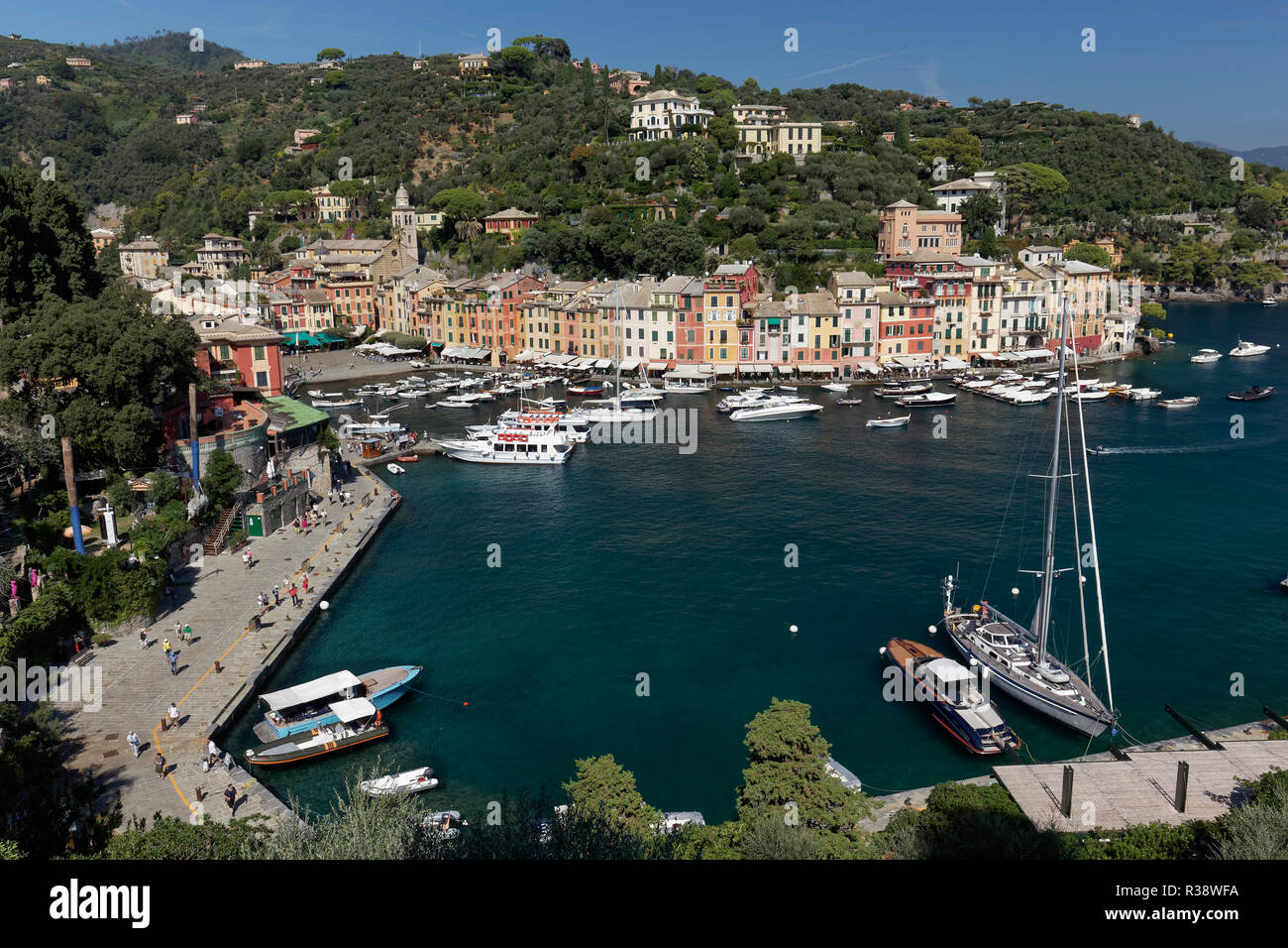 Bahía de Portofino, Golfo Paradiso, Provincia de Génova, Riviera di Levante, Liguria, Italia Foto de stock