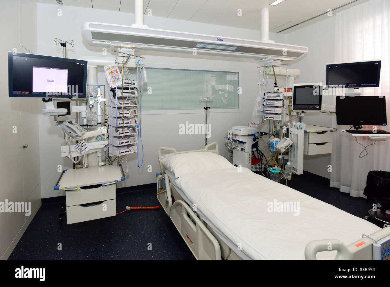 Habitación individual de cuidado intensivo, Suiza Foto de stock