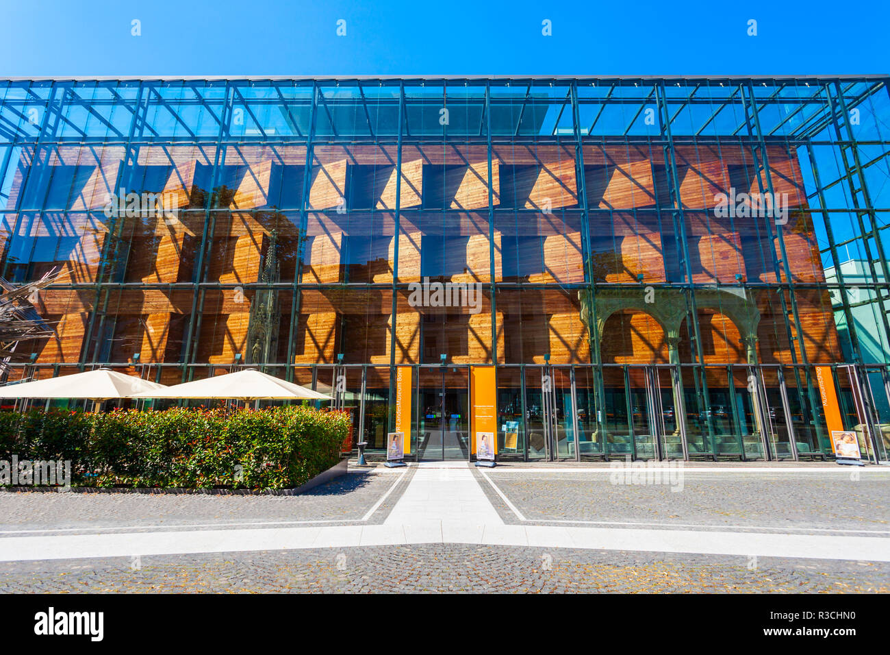 BONN, Alemania - 29 de junio, 2018: Rheinisches Landesmuseum Bonn es una de las más antiguas museo en Bonn, Alemania Foto de stock