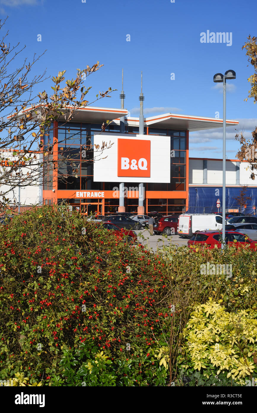 Diy store paint fotografías e imágenes de alta resolución Alamy