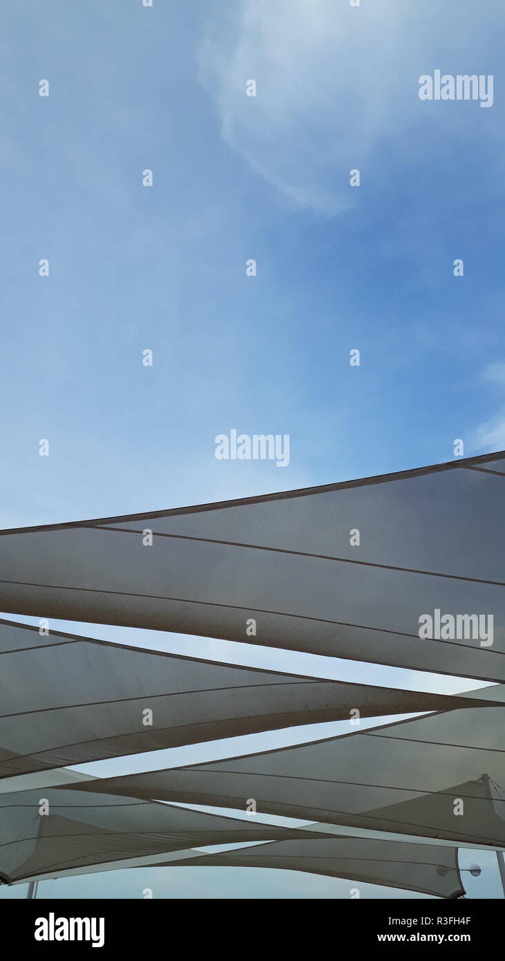 Telas para cubrir el sol fotografías e imágenes de alta resolución - Alamy