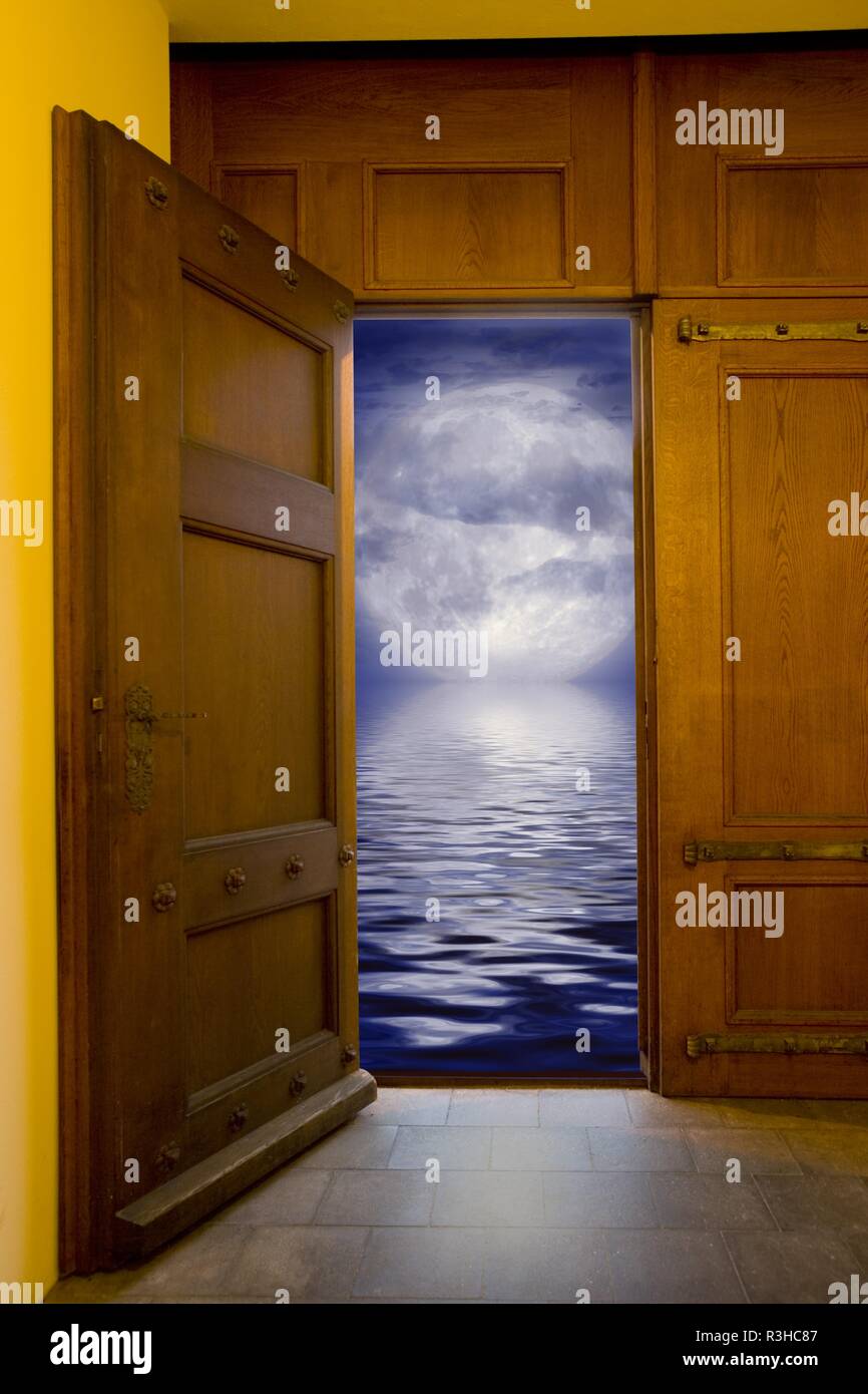 Puerta a la libertad Fotografía de stock - Alamy