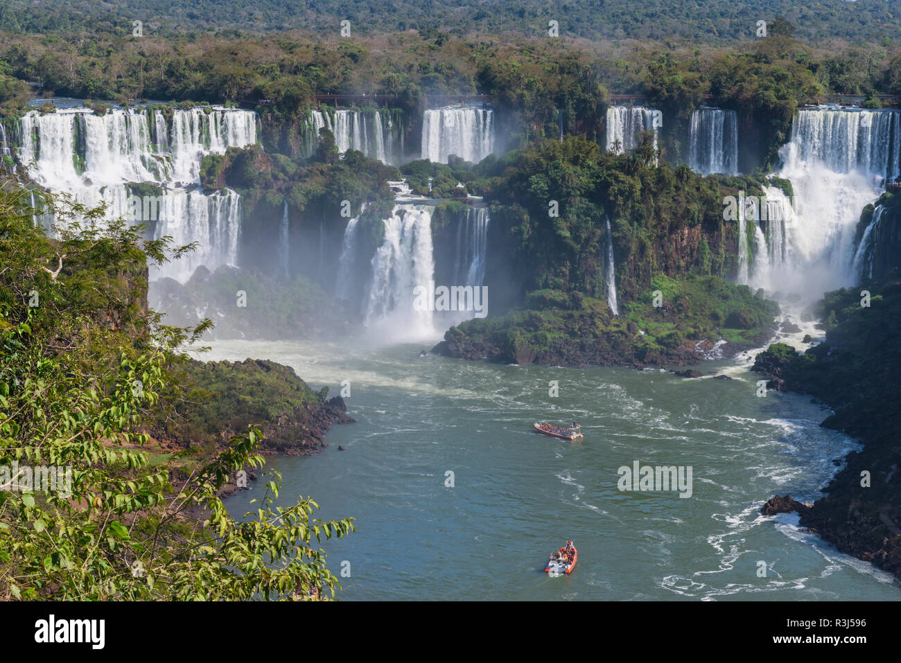 Vista de las Cataratas desde el lado brasileño, Foz do Iguaçu, estado de Paraná, Brasil Foto de stock