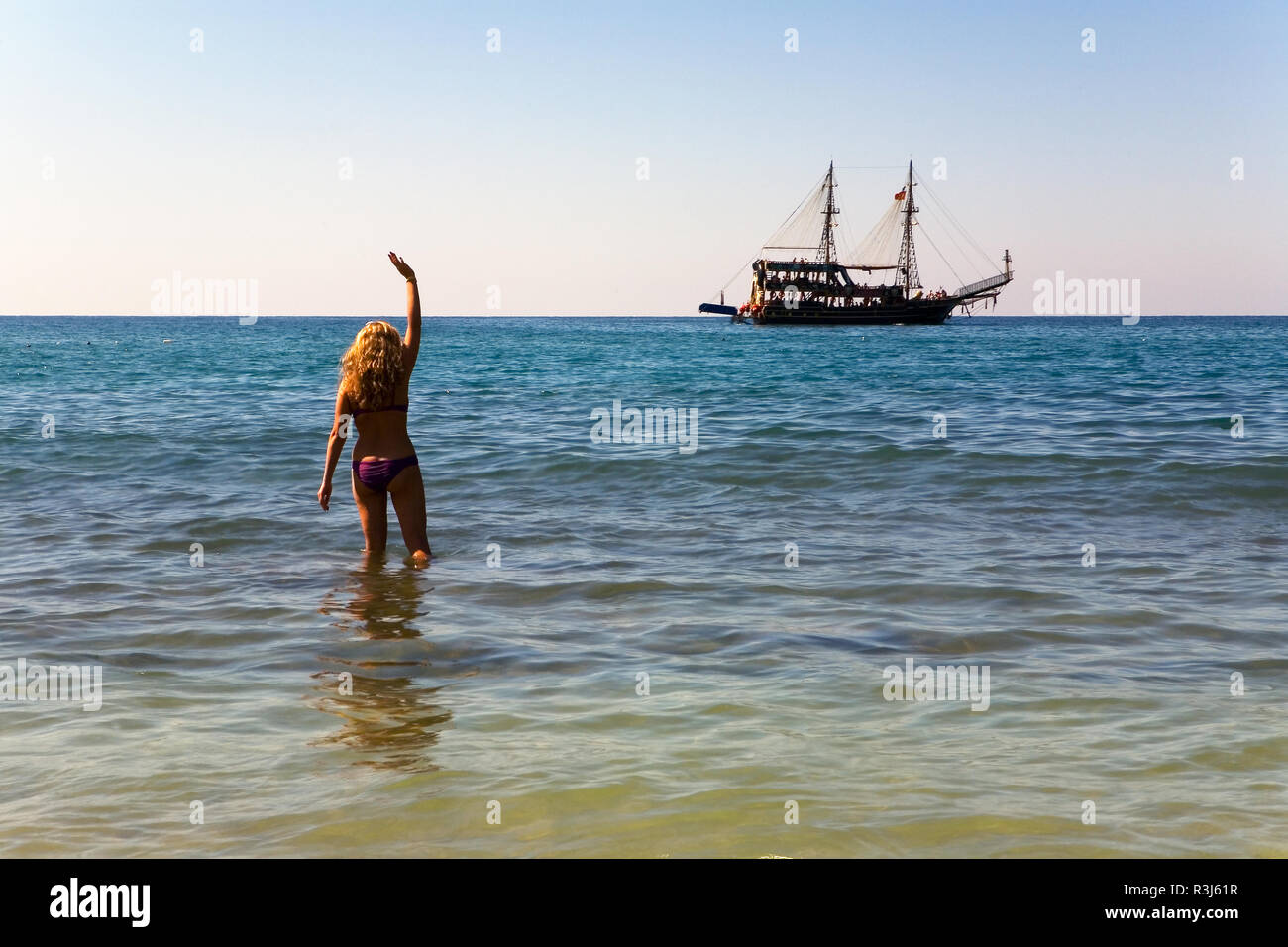 Niña sin traje de baño fotografías e imágenes de alta resolución - Alamy