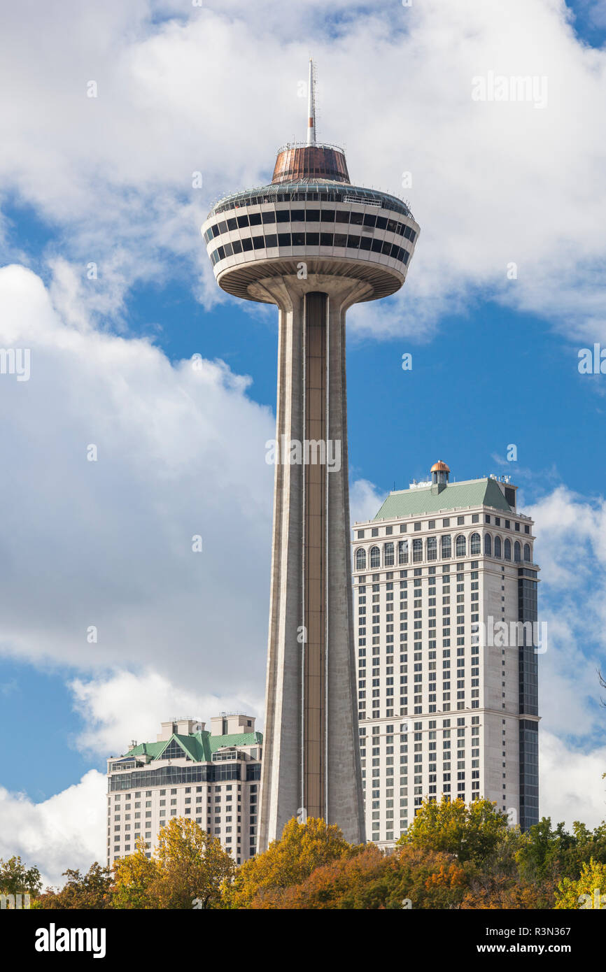 Canadá, Ontario, las Cataratas del Niágara, la torre Skylon Tower Foto de stock