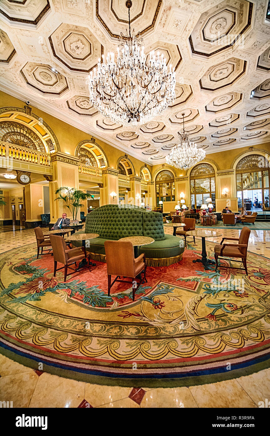 El majestuoso lobby del histórico Hotel Omni William Penn, Pittsburgh Foto de stock