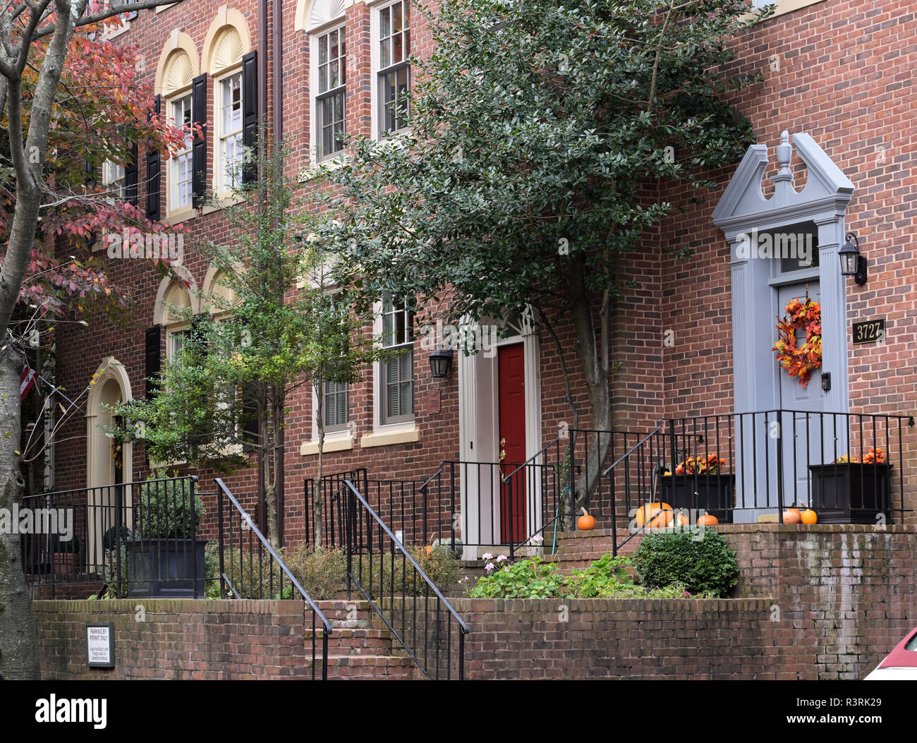 Calle barrio de Georgetown de Washington DC casas estilo colonial Foto de stock