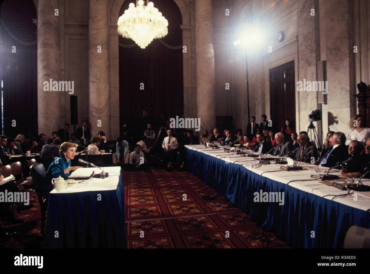 Hillary Rodham Clinton testifica ante una audiencia del Senado sobre el proyecto de ley sobre cuidado de la Salud, 28 de septiembre de 1993 Foto de stock