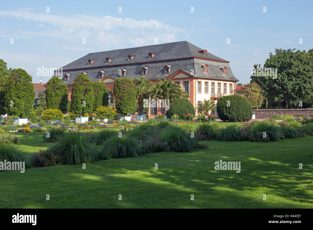 La Orangerie con orangeriegarten de Darmstadt (Hesse, Alemania) Foto de stock