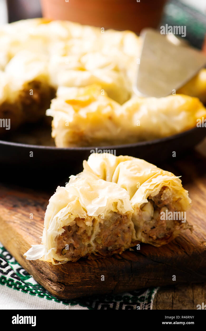Pastel de carne turco fotografías e imágenes de alta resolución Alamy