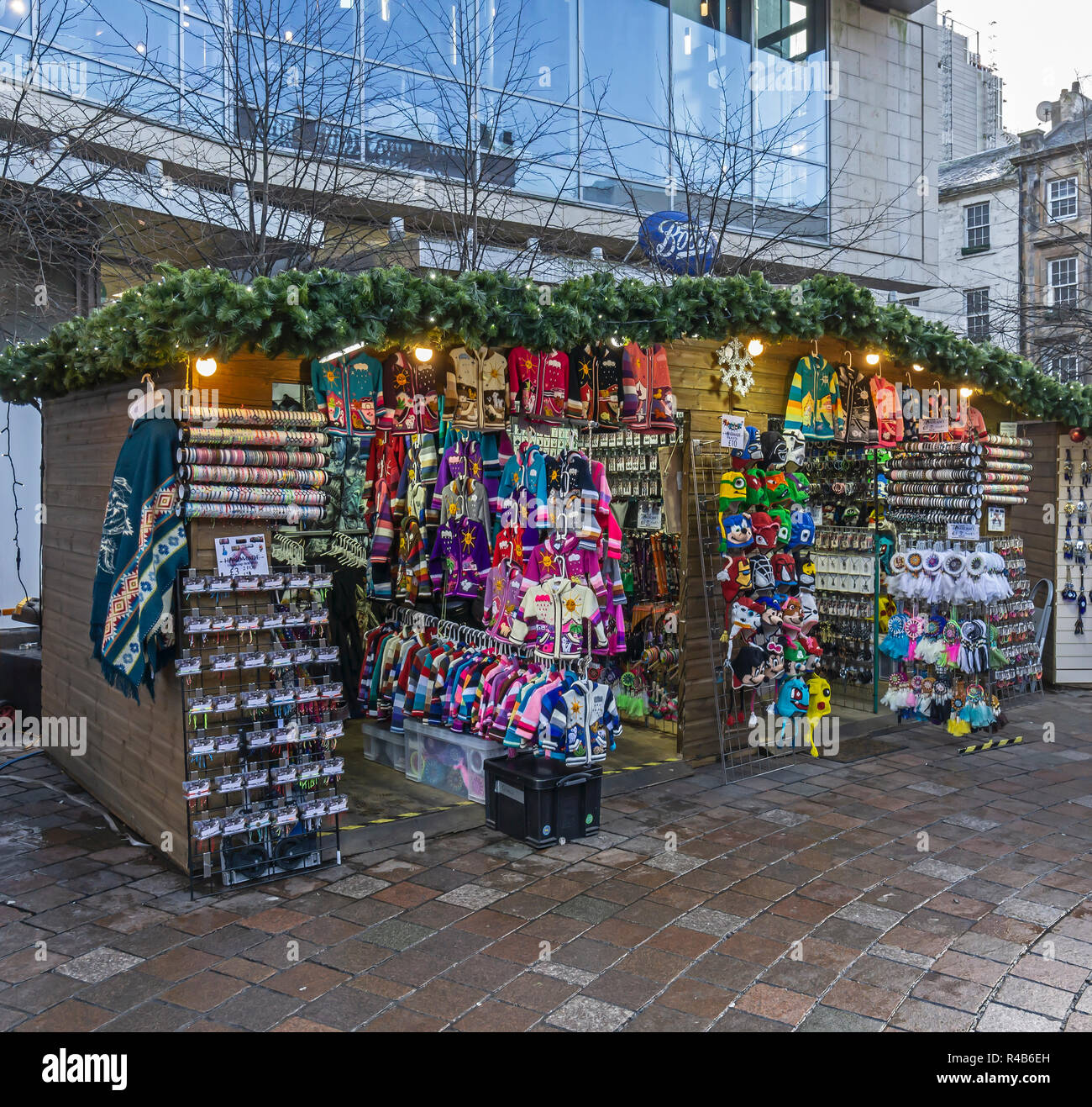 Compras en Glasgow, Mercado de Navidad en St Enoch Square Glasgow Scotland Reino Unido Foto de stock