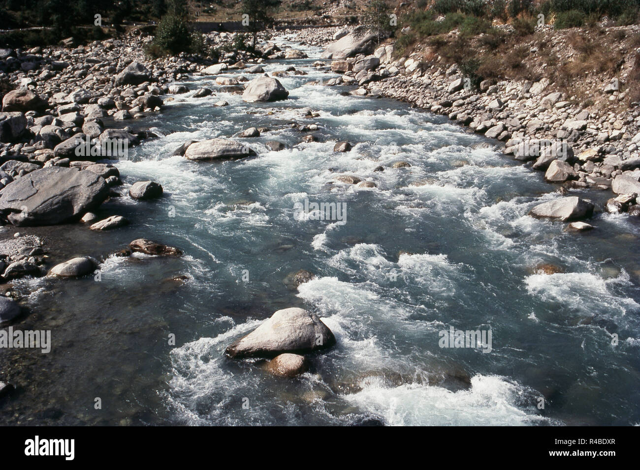 Vista del río Beas, Manali, Himachal Pradesh, India, Asia Foto de stock