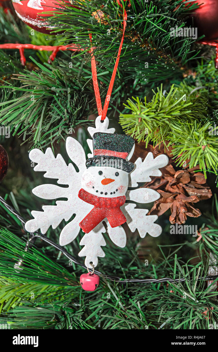 Árbol de Navidad Ornamento Colgante, Copito de nieve y el muñeco de nieve,  de cerca Fotografía de stock - Alamy