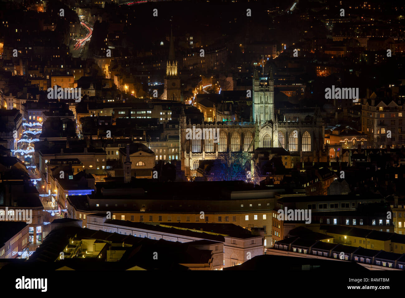 Bath City de Alexandra Park en la noche durante el periodo del mercado de navidad en noviembre. Bath, Somerset, Inglaterra Foto de stock