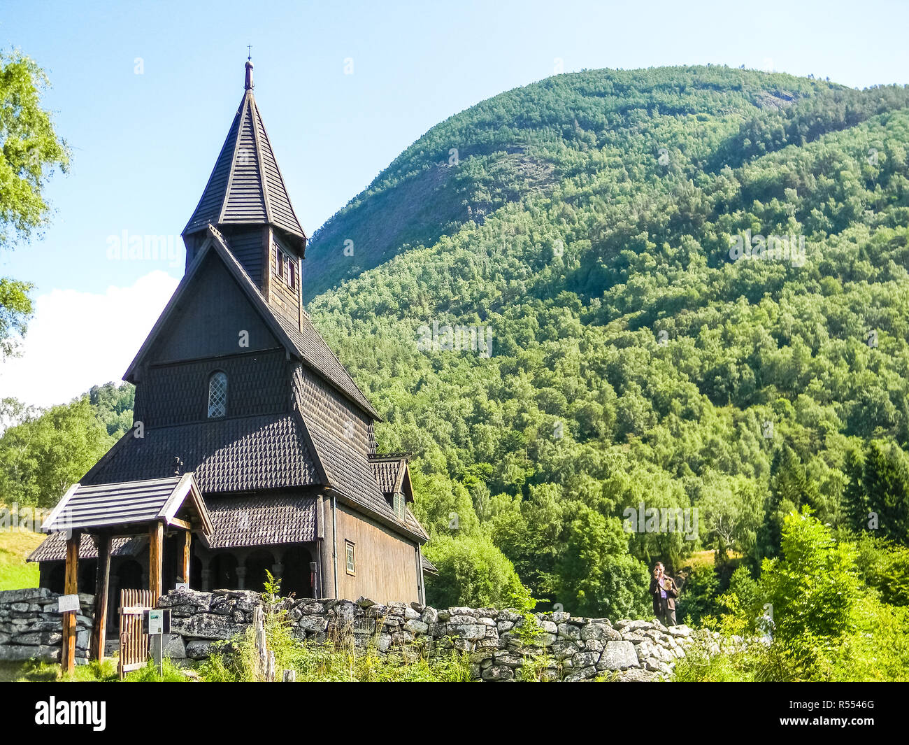Iglesia de madera de Urnes, Noruega Fotografía de stock - Alamy