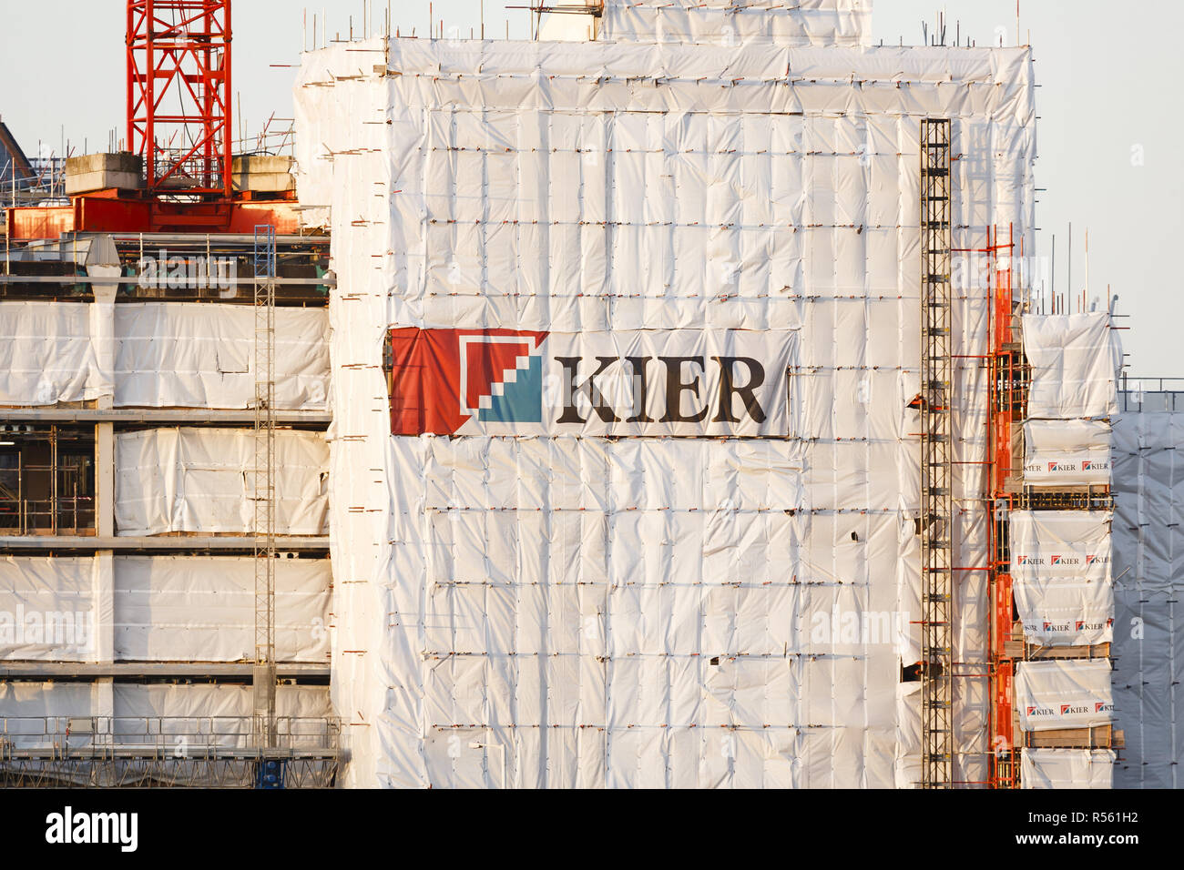 Londres, Reino Unido - 06 enero, 2012. Edificio en construcción por Kier Group. Kier Group plc es una compañía de propiedad y de construcción con sede en la U Foto de stock