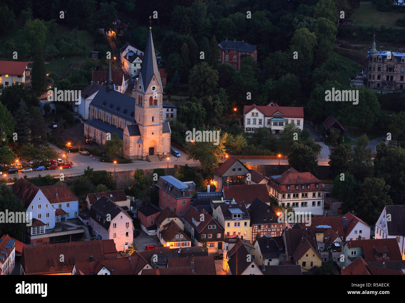 Casco Antiguo y la iglesia de Nuestra Señora, de Kulmbach, Alta Franconia, Baviera, Alemania Foto de stock