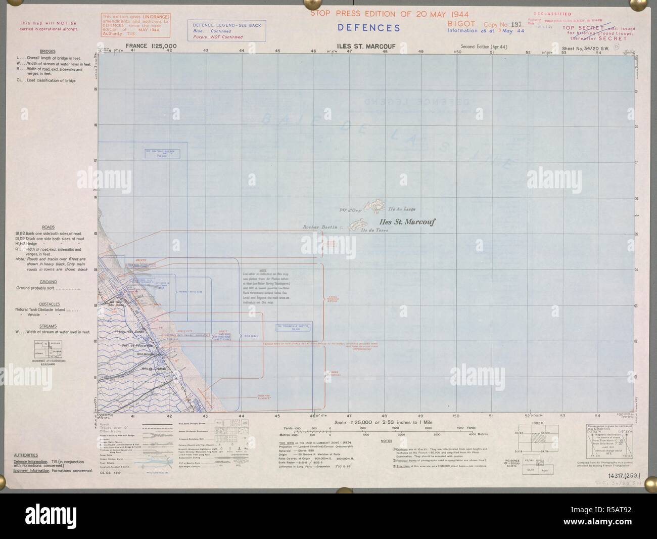 Iles St Marcouf, Francia. Un mapa de la Segunda Guerra Mundial. ÃŽles  Saint-Marcouf son un grupo de dos pequeñas islas deshabitadas de la costa  de Normandía, Francia. Las islas se convirtió en