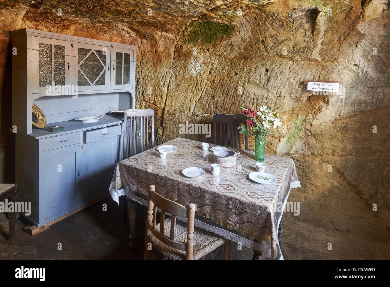 Salón, Langensteiner Apartamentos cueva, Langenstein / Halberstadt, Lkr. Harz, Sajonia-Anhalt, Alemania Foto de stock