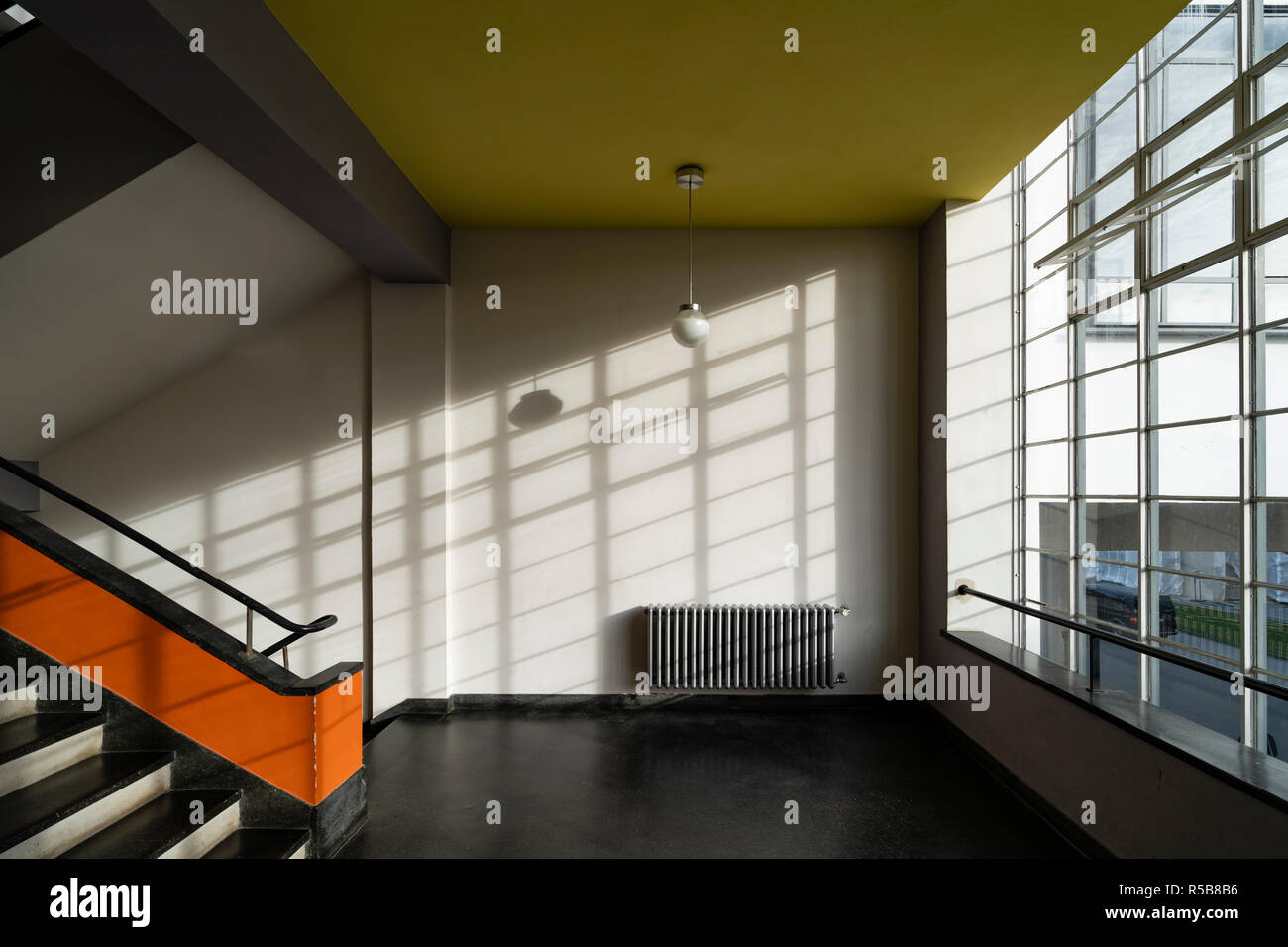 Bauhaus dessau interior fotografías e imágenes de alta resolución - Alamy