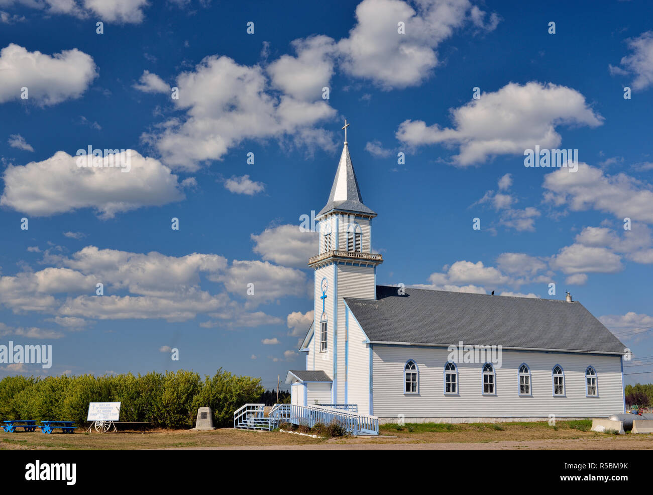 Iglesia misionera católica, Fort Providence, Territorios del Noroeste, Canadá Foto de stock