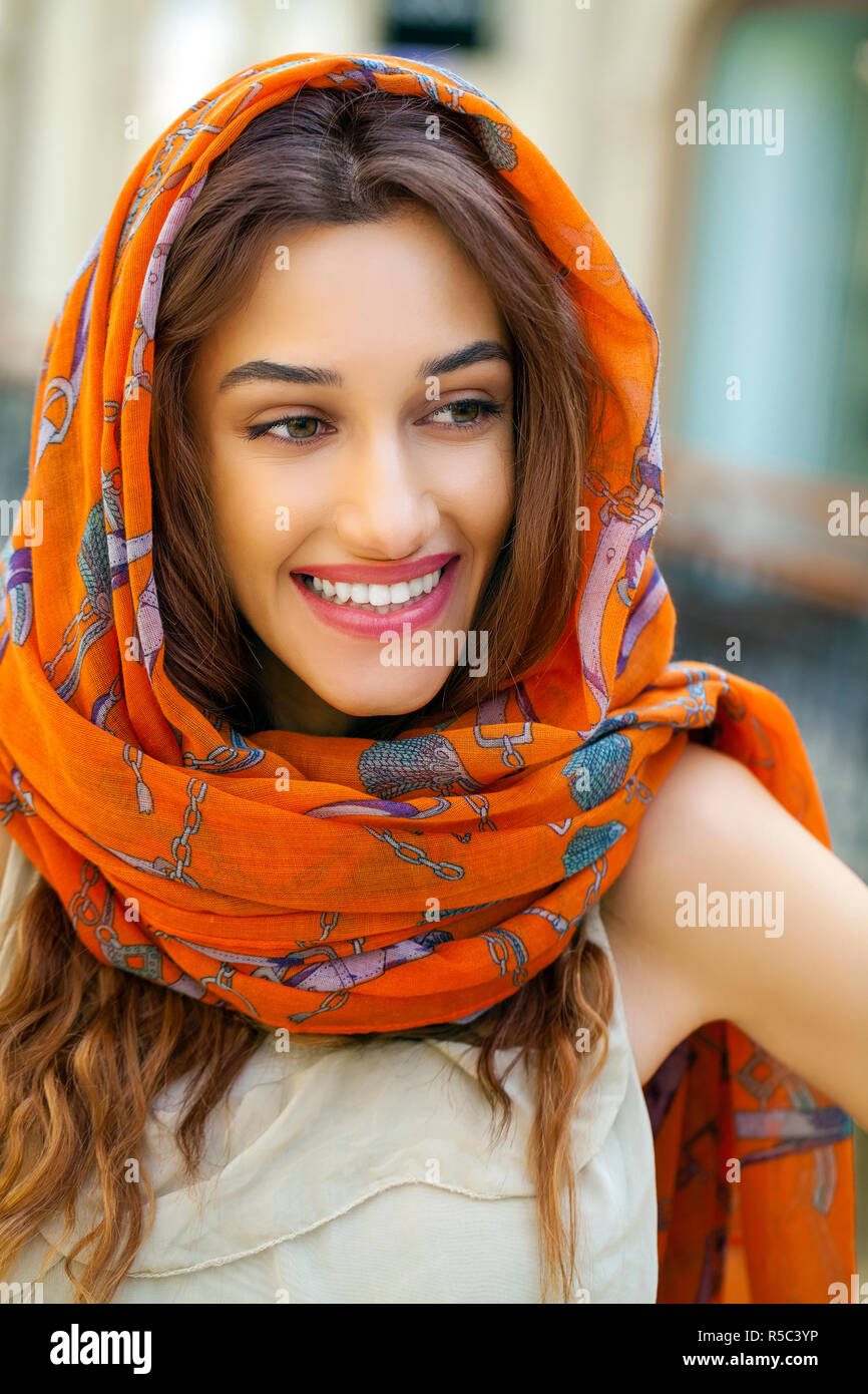 bufanda en la cabeza