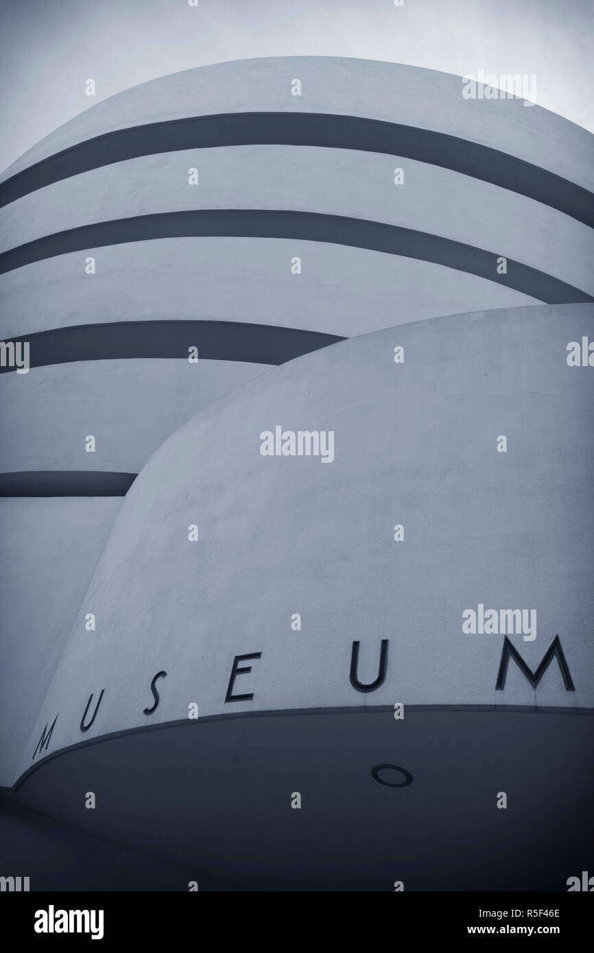Museo Guggenheim (por Frank Lloyd Wright), Upper East Side, Manhattan, Ciudad de Nueva York, EE.UU. Foto de stock