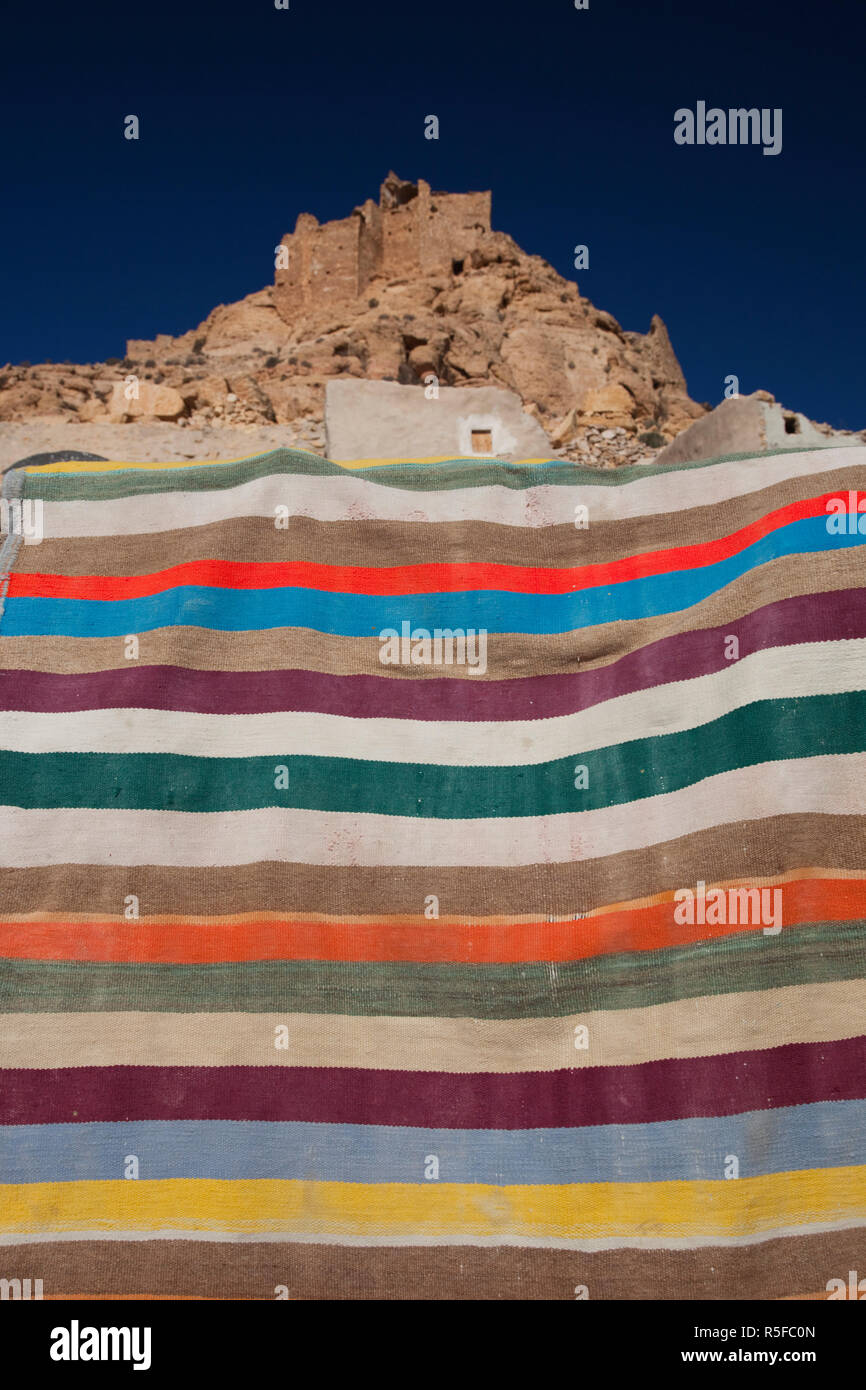 Túnez, Ksour, Douiret, abandonada ciudad bereber, alfombra Berber Foto de stock