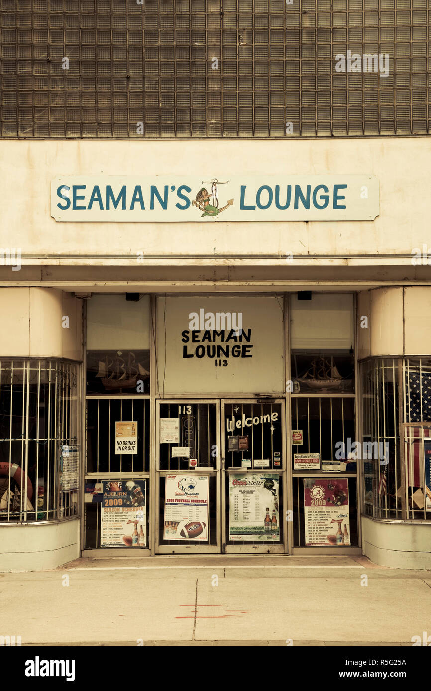 Estados Unidos, Alabama, Móviles Dauphin Street, Seaman's Lounge Bar Foto de stock