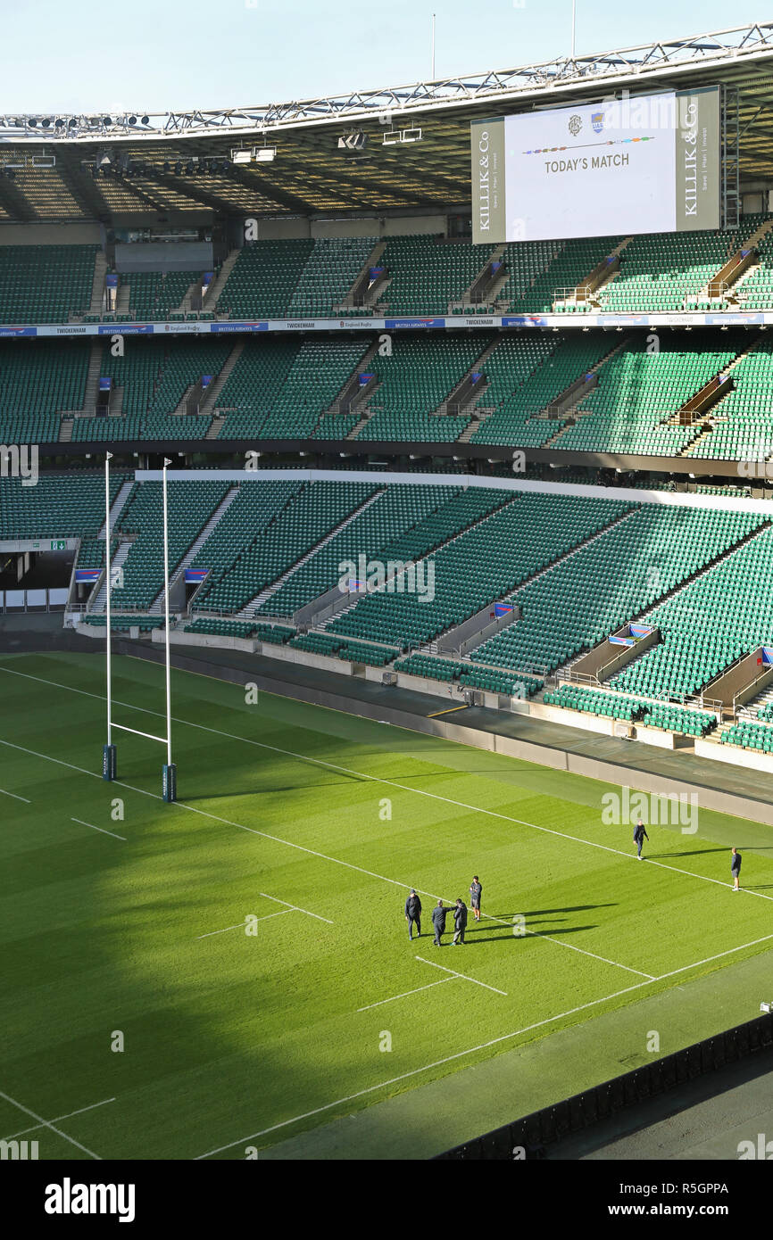 Interior del estadio de rugby de Twickenham - muestran vacíos durante una sesión de práctica en equipo. Foto de stock
