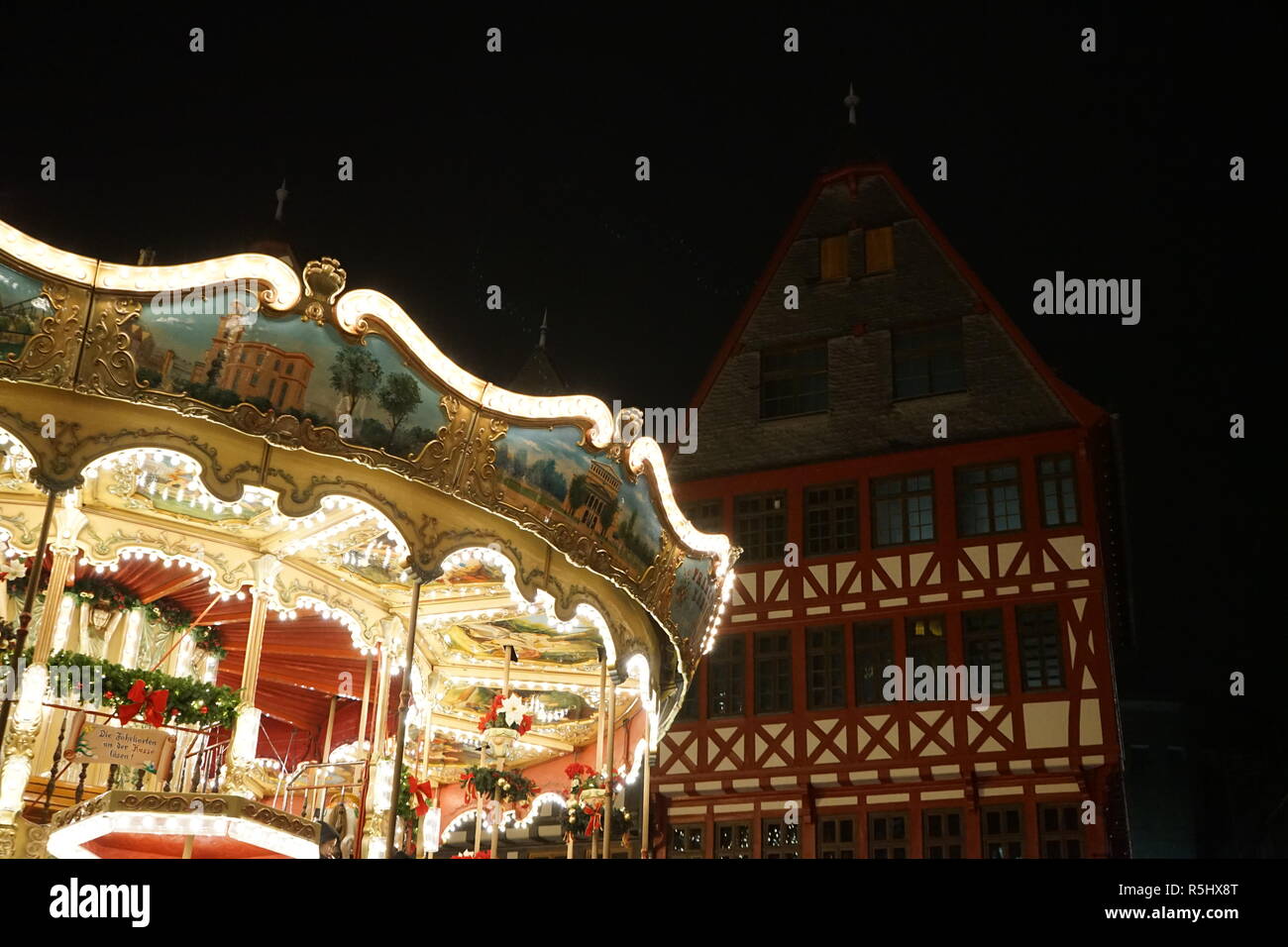 Karussell, Weihnachtsmarkt, Frankfurt am Main, Alemania Foto de stock