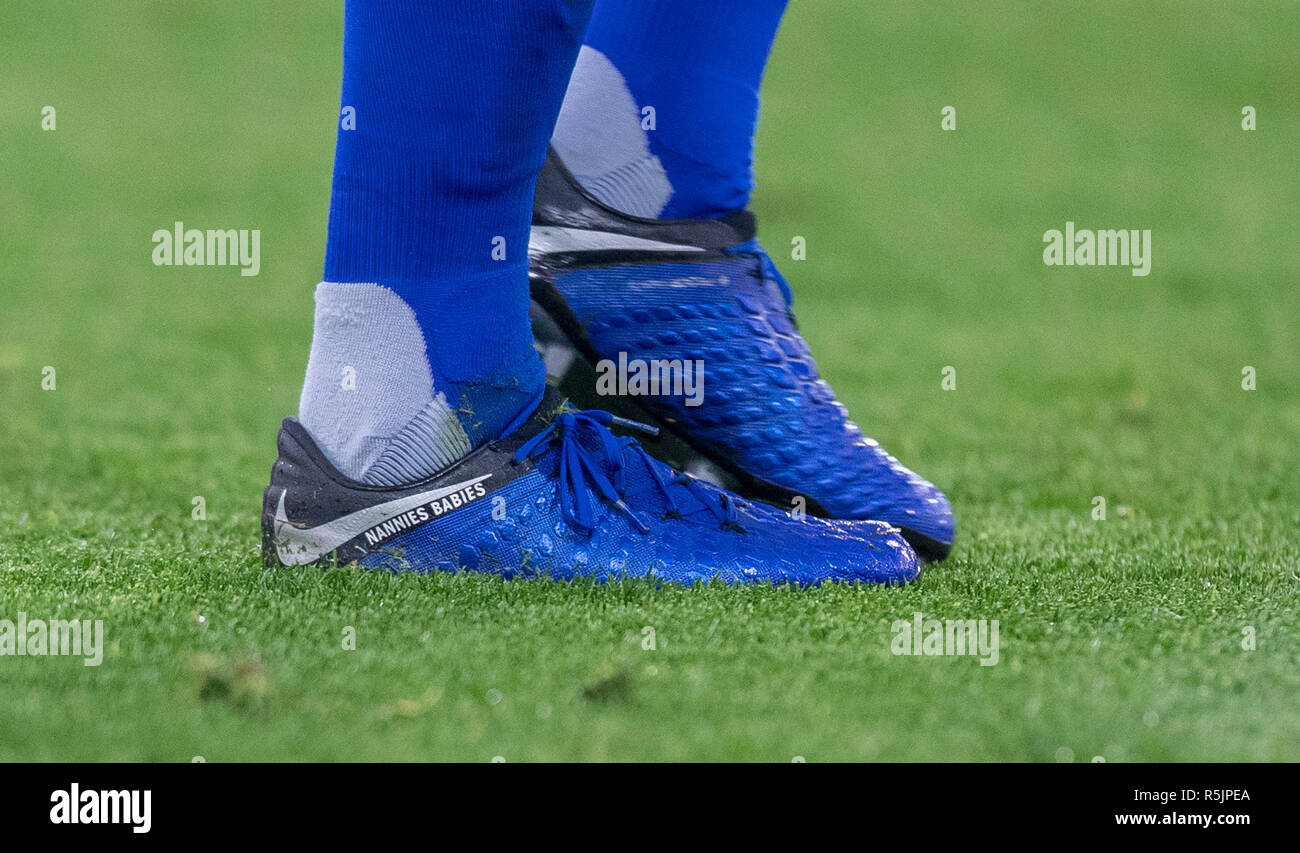 Mojado auditoría Tercero Nike premier league football 2018 fotografías e imágenes de alta resolución  - Alamy