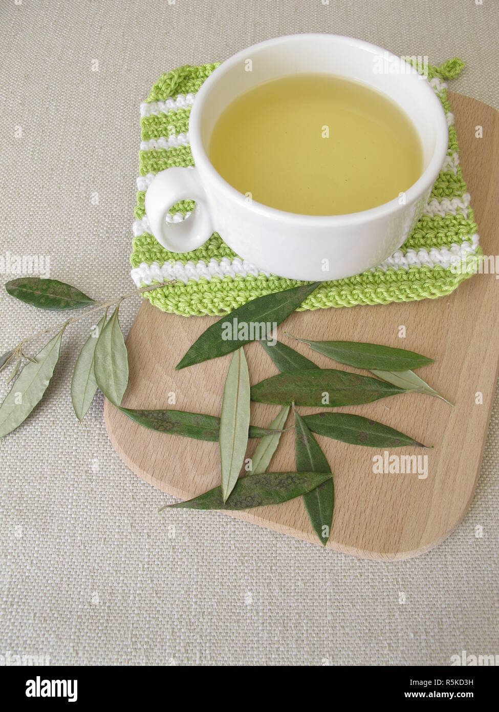 Olivenbla ttertee fotografías e imágenes de alta resolución Alamy