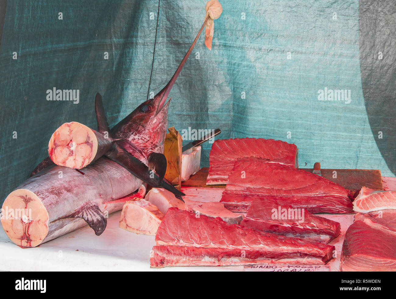 En el mercado de pescado de marsala Foto de stock
