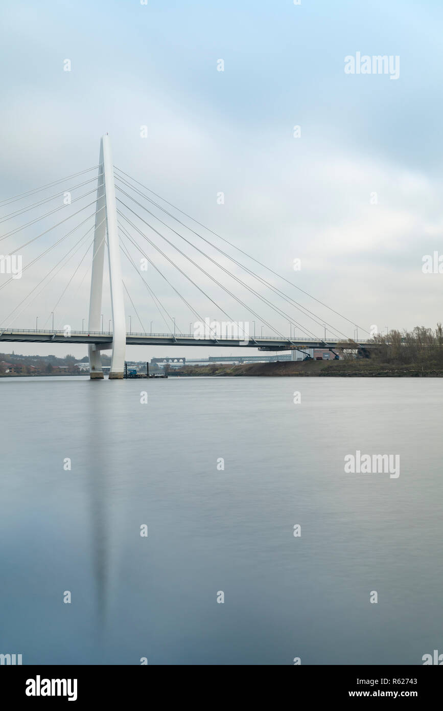 La Aguja Norte puente que cruza el río desgaste cerca de Sunderland, Inglaterra Foto de stock