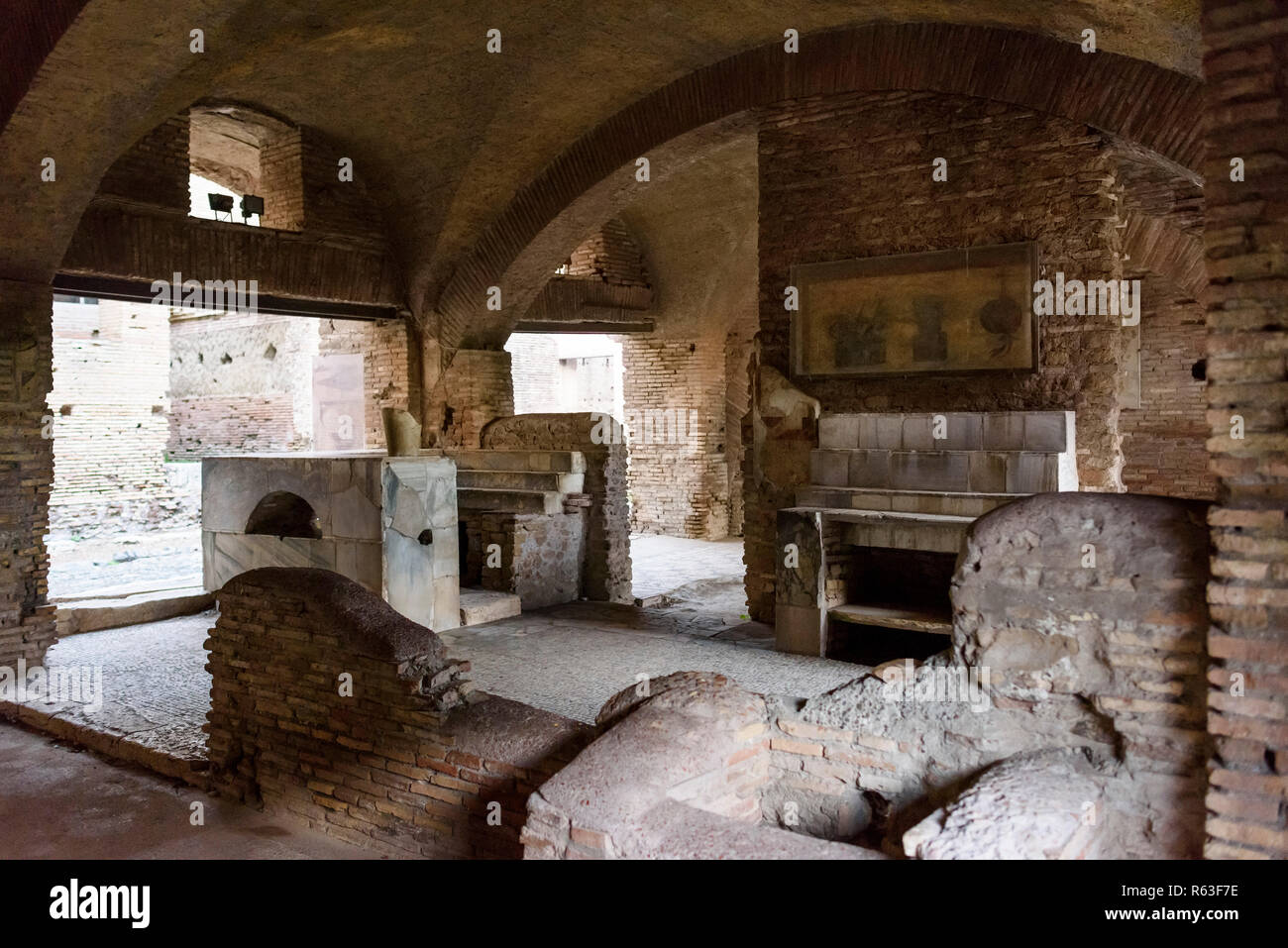 Roma. Italia. Ostia Antica. Del Caseggiato Termopolio, Thermopolium (Casa de la barra). Regio I - Insula II - del Caseggiato Termopolio (I,II,5) Foto de stock
