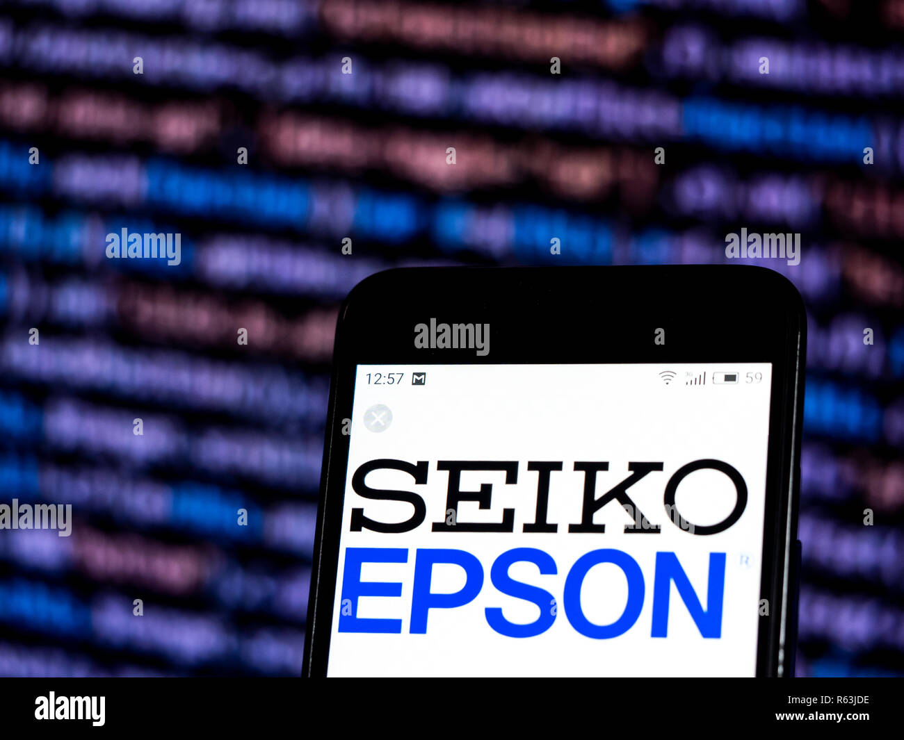 Visto el logotipo de Seiko Epson Corporation aparece en el teléfono  inteligente Fotografía de stock - Alamy