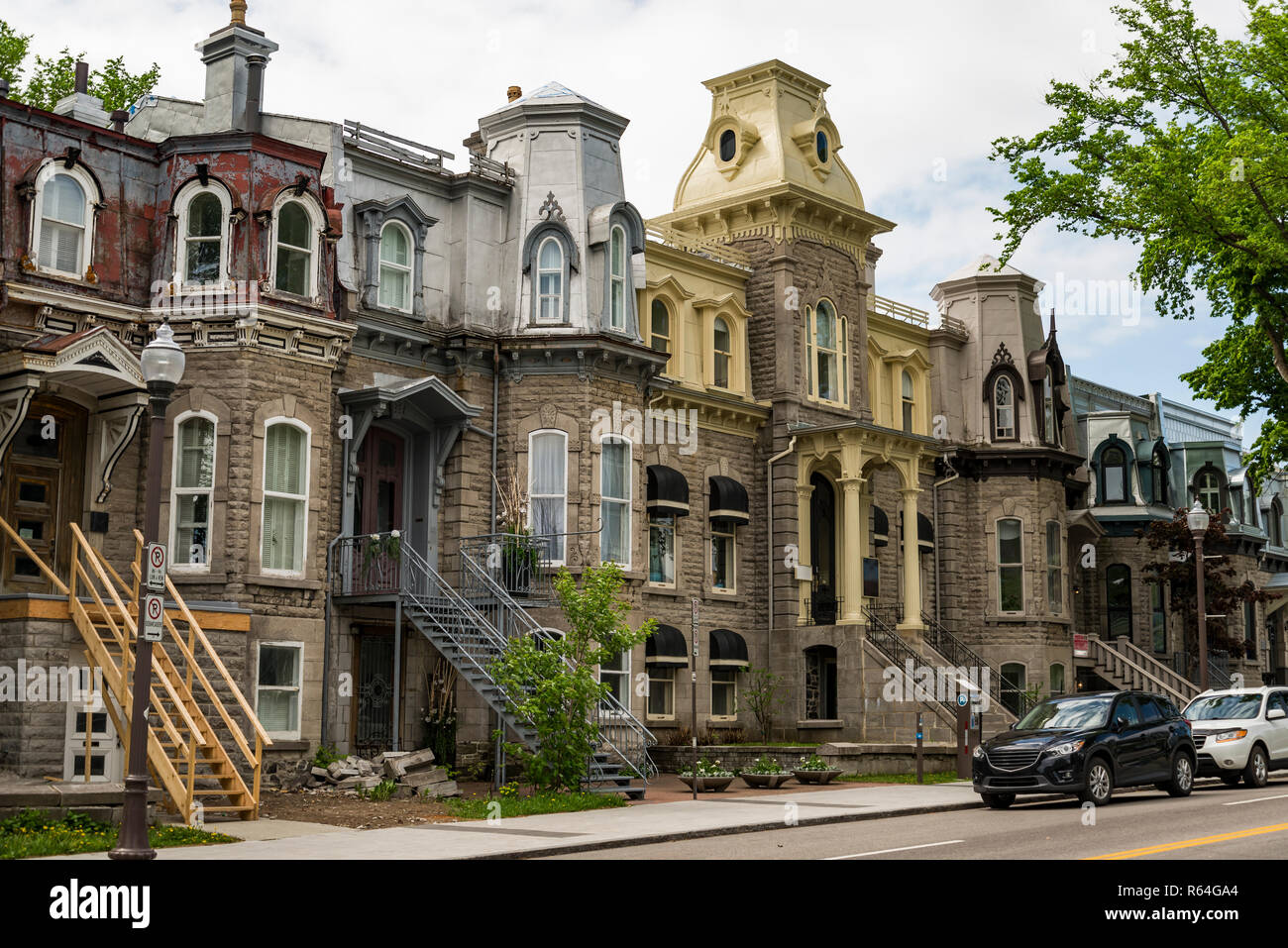 Viejos edificios de estilo victoriano en la Ciudad de Quebec, Canadá Foto de stock