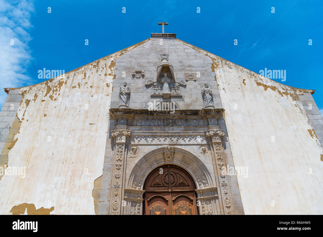 Muro De Pedra Branca Decorado Por Ornamento Religioso. Antigo Detalhe Da  Fachada Da Igreja. Imagem de Stock - Imagem de emplastro, templo: 268130875