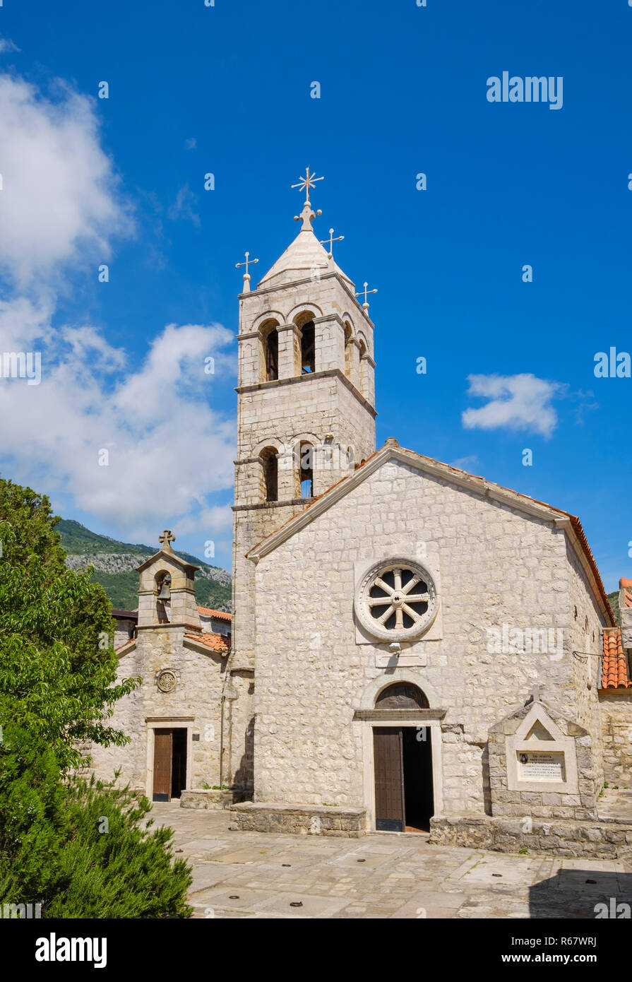 Monasterio Ortodoxo Rezevici, cerca de Budva, Montenegro Foto de stock