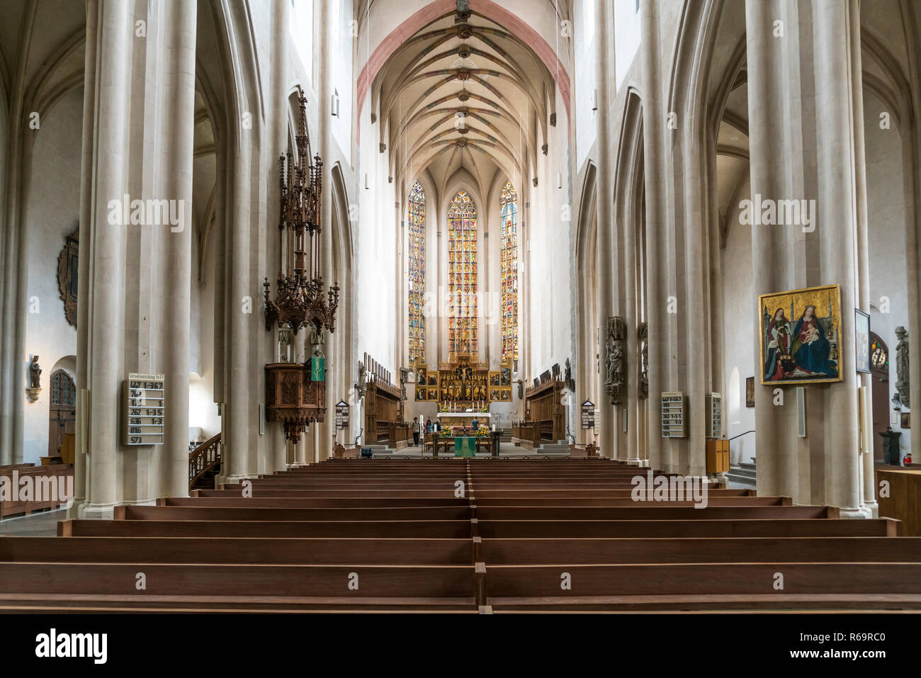 Interior de la parroquia protestante luterana St. Jakob en Rothenburg ob der Tauber, Baviera, Alemania Foto de stock